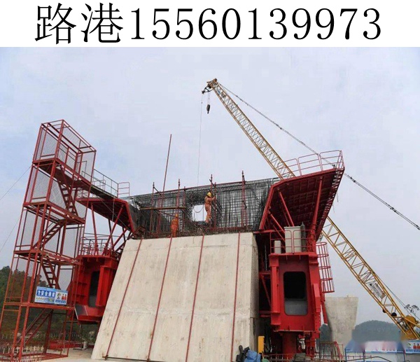 移动模架侧面图 移动模架侧面图