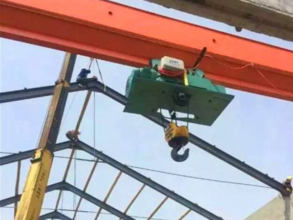 广东中山桥式起重机厂家 偏轨箱形梁腹板局部屈曲临界载荷计算修正