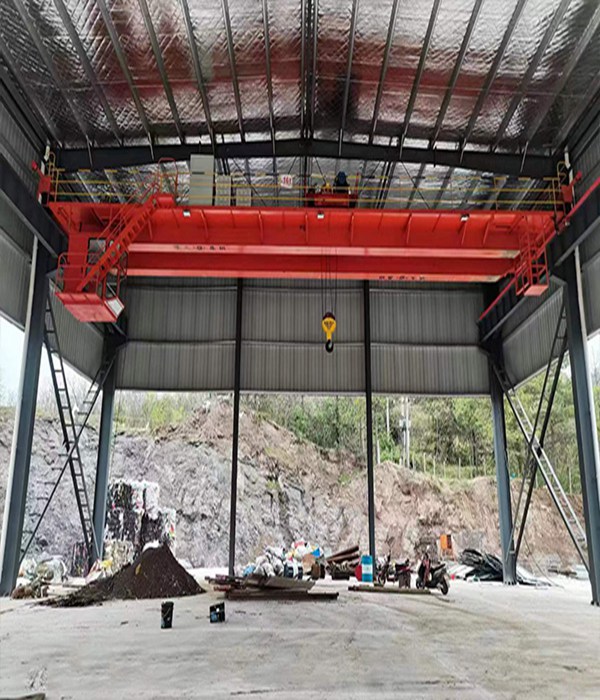 浙江衢州桥式起重机厂家 铸轮缺陷细检，稳行筑牢防线